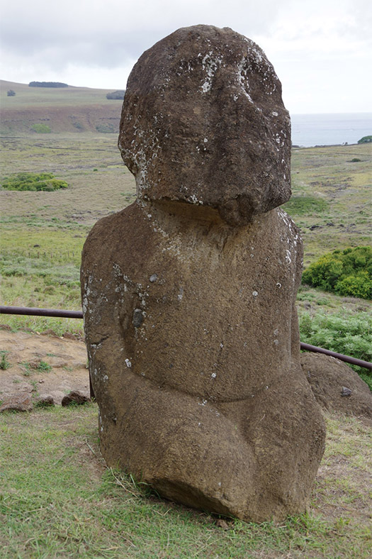 kneeling_moai.jpg